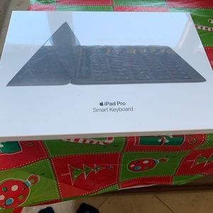 iPad Pro smart keyboard